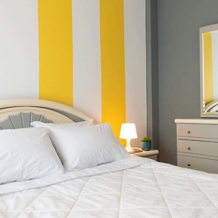 Chris & Mary Comfort Rooms Περαία Εξωτερικό φωτογραφία