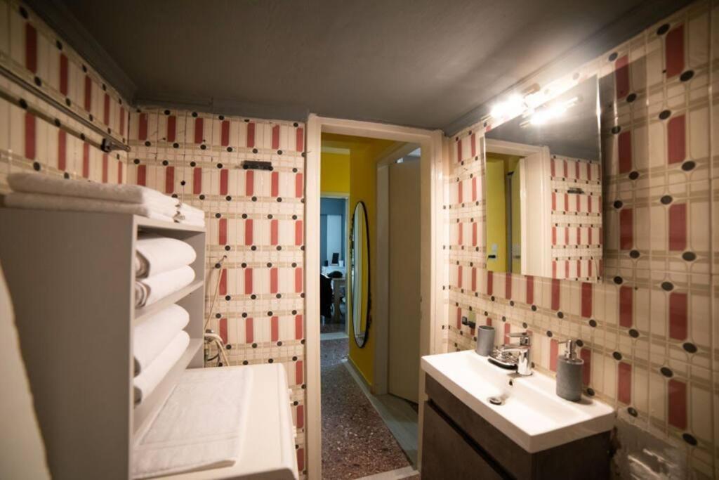 Chris & Mary Comfort Rooms Περαία Εξωτερικό φωτογραφία