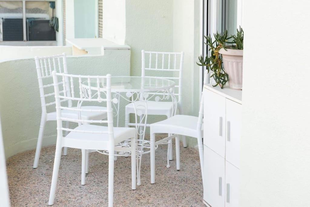 Chris & Mary Comfort Rooms Περαία Εξωτερικό φωτογραφία